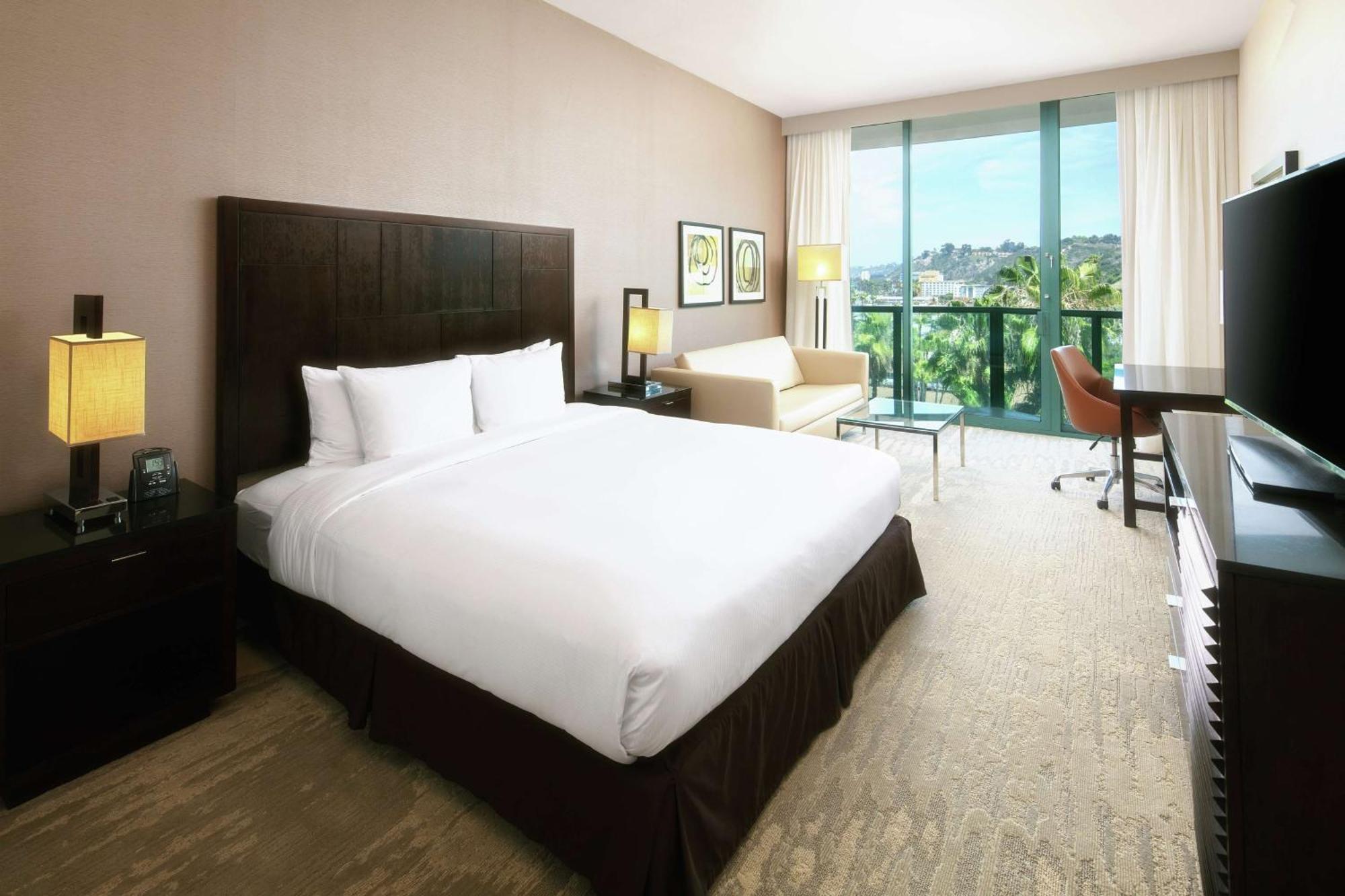 Doubletree By Hilton San Diego Hotel Circle Exterior foto